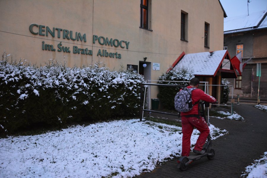 Nieformalny kierownik z bransoletką na nodze. „Gdybym tu nie trafił, nie byłoby mnie już”