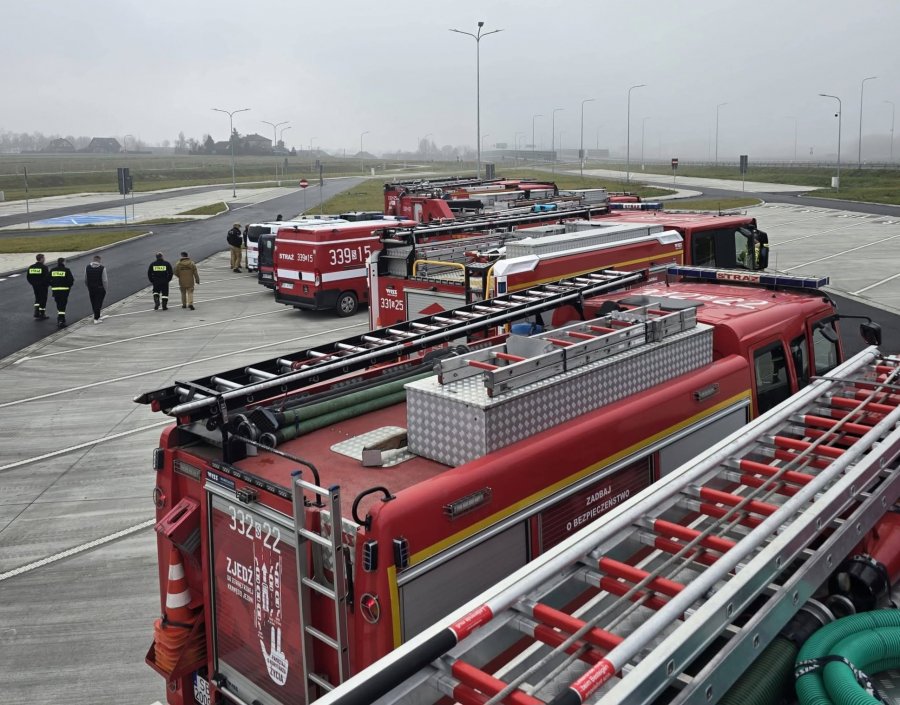 Nowy odcinek S1 czeka na otwarcie. Strażacy przeprowadzili rekonesans - foto
