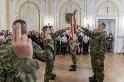 14 nowych funkcjonariuszy. Ślubowali w obecności rodzin i władz Bielska-Białej - foto