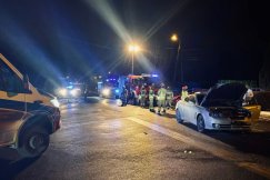 Zderzenie dwóch aut na skrzyżowaniu. Pomoc wezwał system eCall - foto