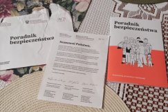 Wojewoda ogłasza. Listonosze kolportują ważne przesyłki do mieszkańców regionu - foto