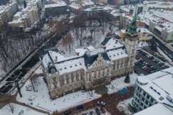 Od pałacyku Rosta po remonty szpitali. Marszałek sypnie też milionami na Polską Stolicę Kultury?