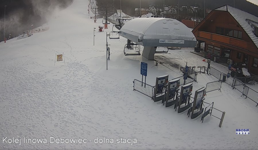 Podali datę otwarcia stoku na Dębowcu. Brakuje jeszcze ok. 25 cm śniegu - foto
