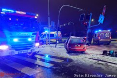 Nocna demolka na skrzyżowaniu. Pijany sprawca bez prawa jazdy skasował sygnalizatory! - foto