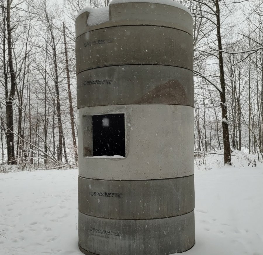 Tajemnicze betonowe konstrukcje w Dolinie Wapienicy. Społecznicy mówią, że to „proteza” - foto