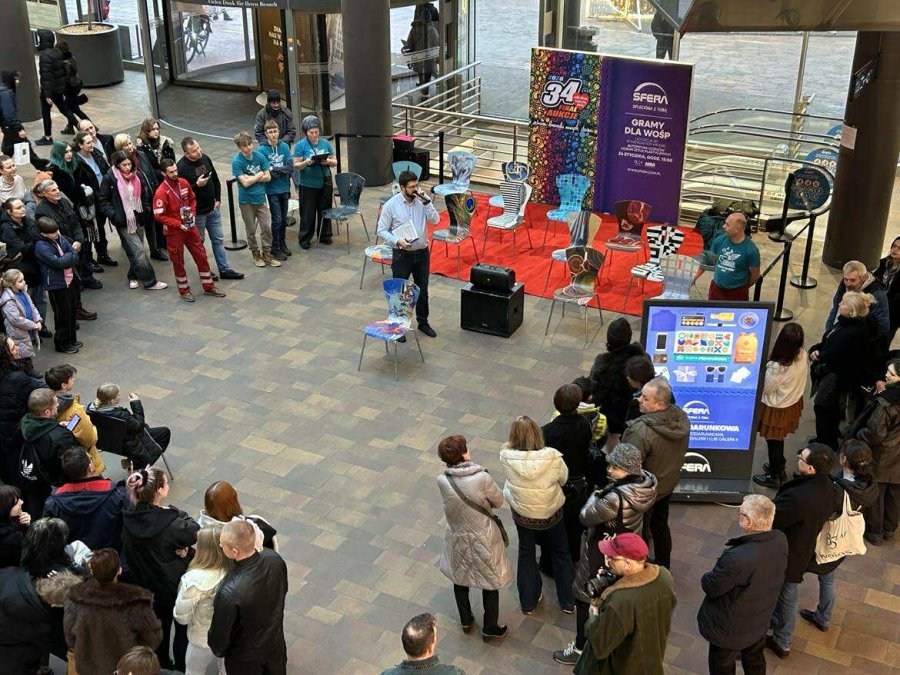 Bielszczanie mają wielkie serca! Ponad 12 tys. zł z licytacji krzeseł na konto WOŚP! - foto