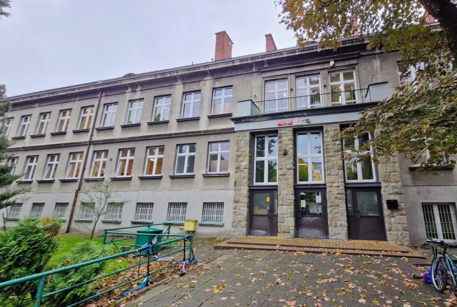 Korekta obwodów przed planowaną likwidacją szkoły. Pierwsze konsultacje unieważniono