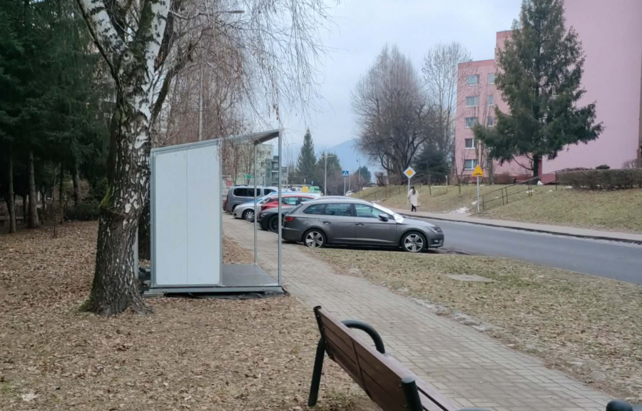 Tajemnicza konstrukcja stanęła na bielskim osiedlu. Wiemy, co tam powstaje - foto