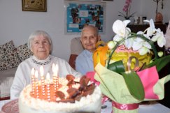 Od dancingu w Głuchołazach po wspólne stulecie. Pan Jan w gronie bielskich stulatków - foto