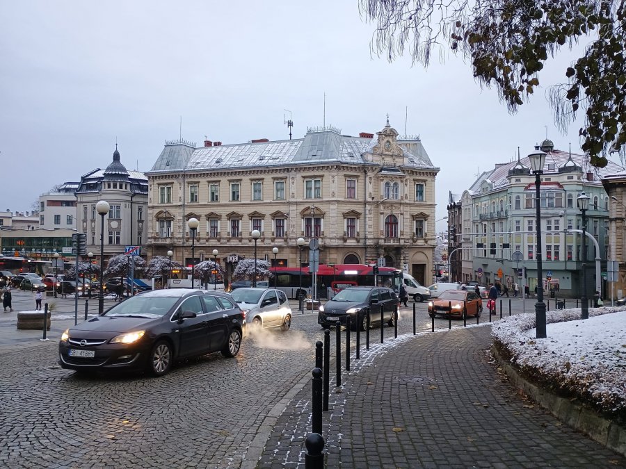 Nocą złapie solidny przymrozek. Drogi i chodniki w regionie mogą zamienić się w lodowisko