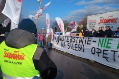 Pikietowali, bo mimo obietnic ludzie dostają wypowiedzenia. „To się w pale nie mieści” - foto i film