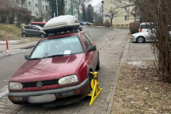 Koniec z zastawianiem chodników na osiedlu? Parkowali tak „od zawsze”, teraz dostają mandaty