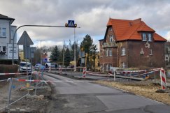 Półmetrowy pocisk artyleryjski na Piastowskiej, ewakuowano okolicę. Droga jest już otwarta - foto