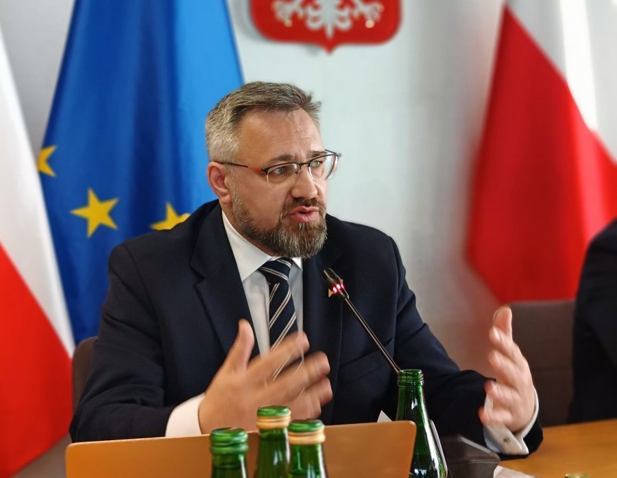 „Uchwała kagańcowa” dzieli partię rządząca. Poseł z Bielska-Białej także opuści klub?