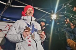 Historyczne powitanie w Bystrej. Tłumy wiwatowały na cześć Kacpra Tomasiaka! ZDJĘCIA i FILM