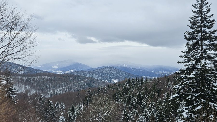 Alert dla całego regionu. Śnieg zniknie w oczach, a sytuację pogorszy silny wiatr i opady