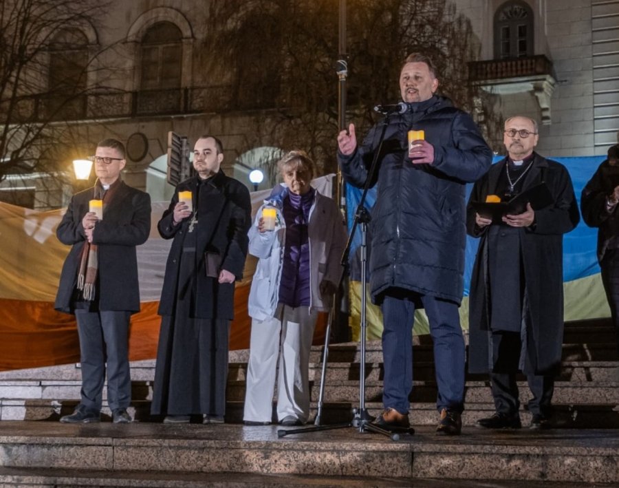 Zgromadzenie na placu Chrobrego. Wspólna modlitwa ekumeniczne i minuta ciszy