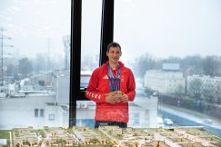 Wielki gest sponsora, Kacper Tomasiak otrzymał mieszkanie. Później przyjął go prezydent Nawrocki - foto