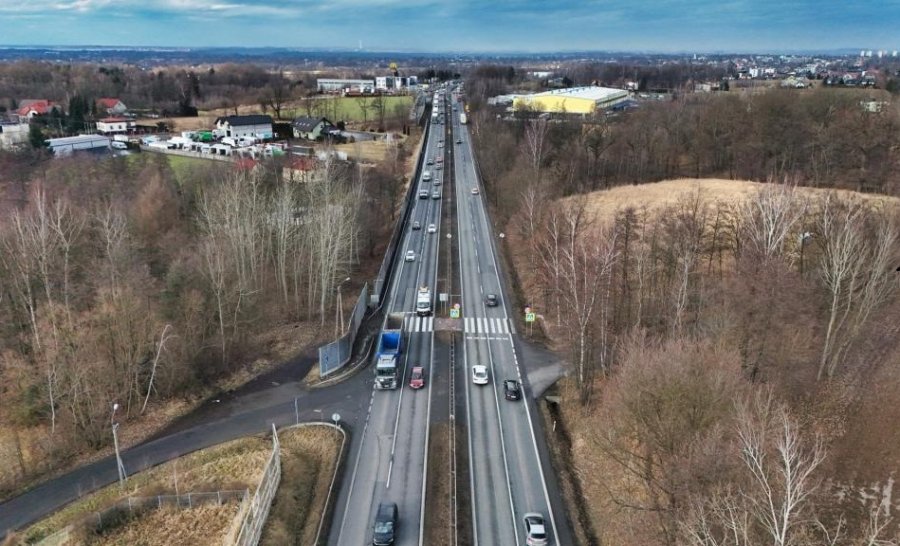 Ruszyła budowa wiaduktów na DK1. Drogowcy zamknęli po jednym pasie ruchu