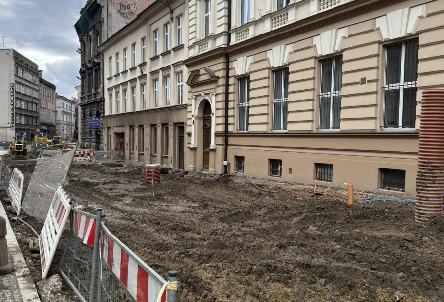 Woonerf ładny, ale ograniczy liczbę miejsc parkingowych. Radny pyta, co z mieszkańcami? - foto
