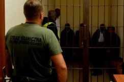 Mieli fałszywe prawa jazdy? Bielscy pogranicznicy zatrzymali siedmiu kierowców PKM - foto i film