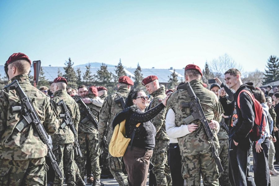 Przetrwali pętlę taktyczną i mordercze testy. Wzruszające sceny w bielskich koszarach - foto