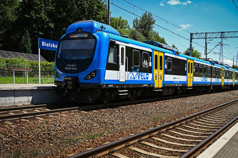 Koleje Śląskie bardziej dostępne - korzysta z nich coraz więcej pasażerów ze szczególnymi potrzebami