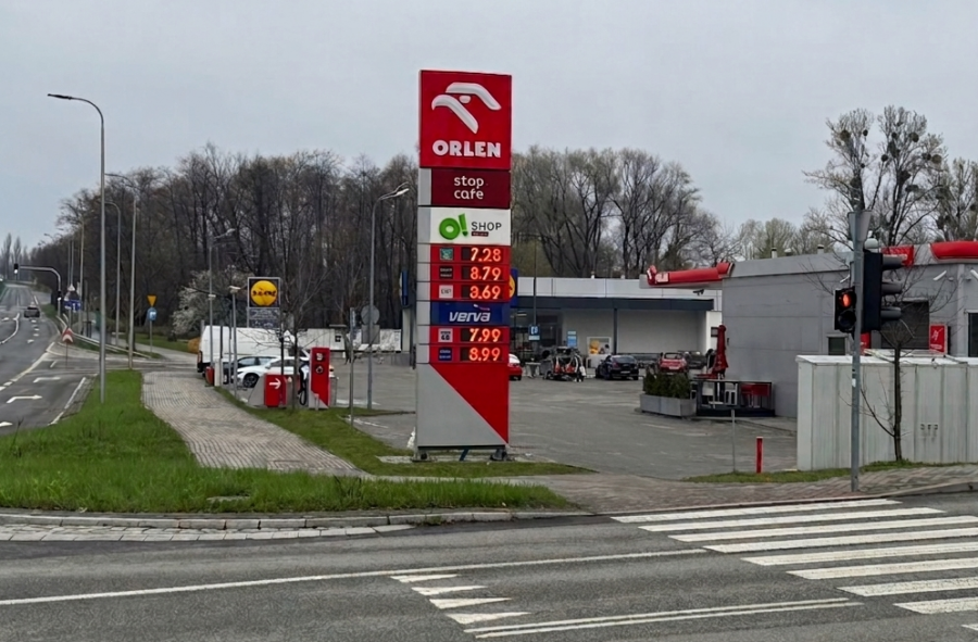 Koniec z drożyzną na stacjach? Nowe przepisy dziś weszły w życie, ceny paliw pod kontrolą ministra - foto