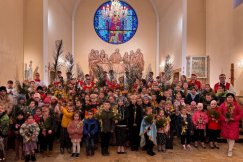 Wapienica skąpana w kolorach palm. Wierni zachwyceni oprawą i dbałością o kościół - foto