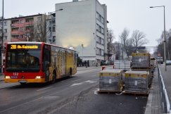 Od dziś zmiana trasy kilkunastu linii MZK. Nowy przystanek „Piastowska Dworzec” już działa MAPA