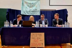 Kto mija się z prawdą? Kurator obala tezy naczelnik, ale będzie zażalenie do ministerstwa