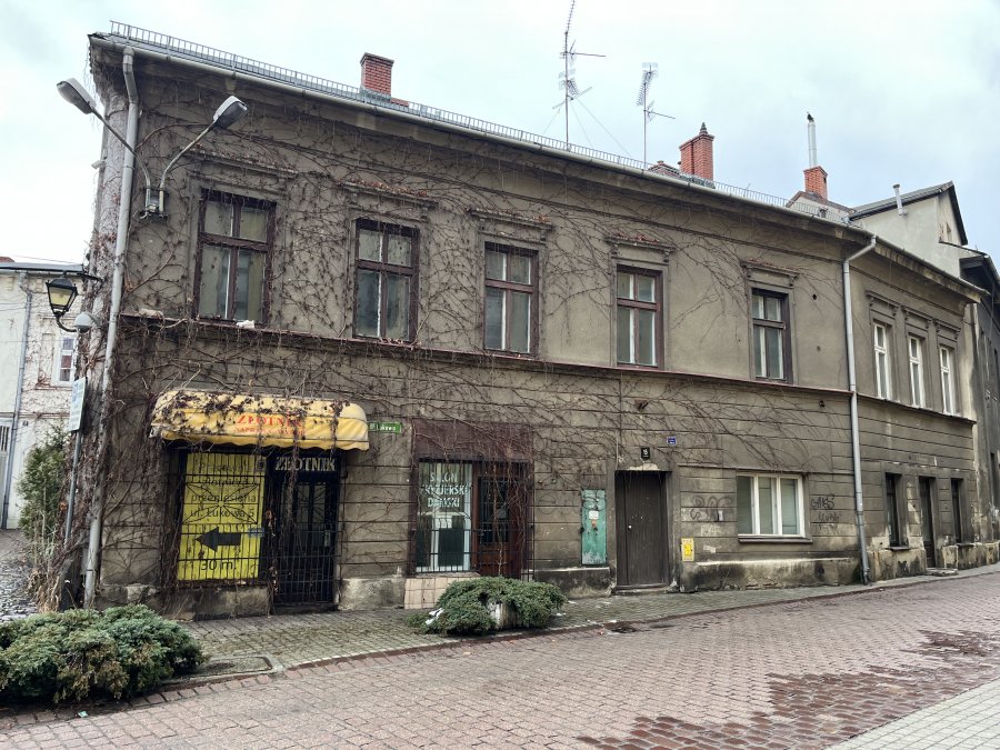 Dwie zabytkowe kamienice wystawione na sprzedaż. Okazja czy konserwatorskie wyzwanie? - foto