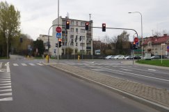 Od jutra zmiany na newralgicznym skrzyżowaniu. Dwa pasy do skrętu w lewo i poranne utrudnienia - foto