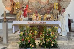 Wizytacja kanoniczna na Obszarach. Biskup odwiedził parafię Matki Bożej Fatimskiej - foto