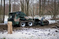 Potężny niewybuch pod drogą, konieczna była ewakuacja. Do akcji ruszyła „Bożena” - foto