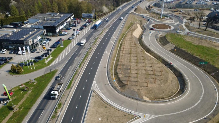 Wiceprezydent Kamiński przekazał dobrą nowinę. Nowy węzeł odebrany i dopuszczony do ruchu - foto
