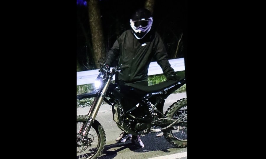 Uderzył i czekał na dogodny moment. Policja prosi o pomoc w namierzeniu uciekiniera - foto