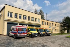 Trzy karetki pod jednym domem. Niecodzienna seria porodów w bielskim pogotowiu