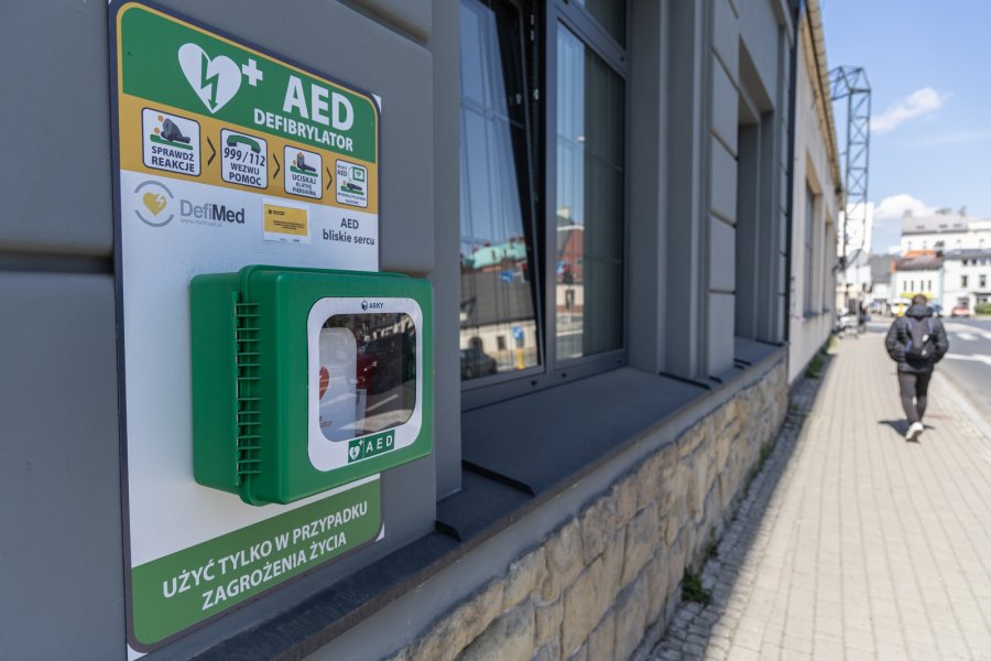 Więcej defibrylatorów AED w Bielsku-Białej. Ich łączna liczba wzrosła do 25 urządzeń