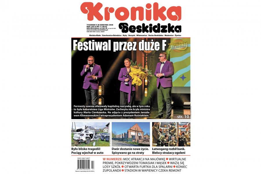 Rewitalizacja dworu, spór o plan i bójka na boisku. Tematy tygodnia w nowej „Kronice”