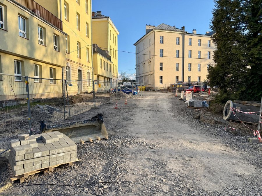 80 proc. za nimi, ale termin ukończenia prac przesunięto. Inwestor mówi o przyczynach poślizgu - foto