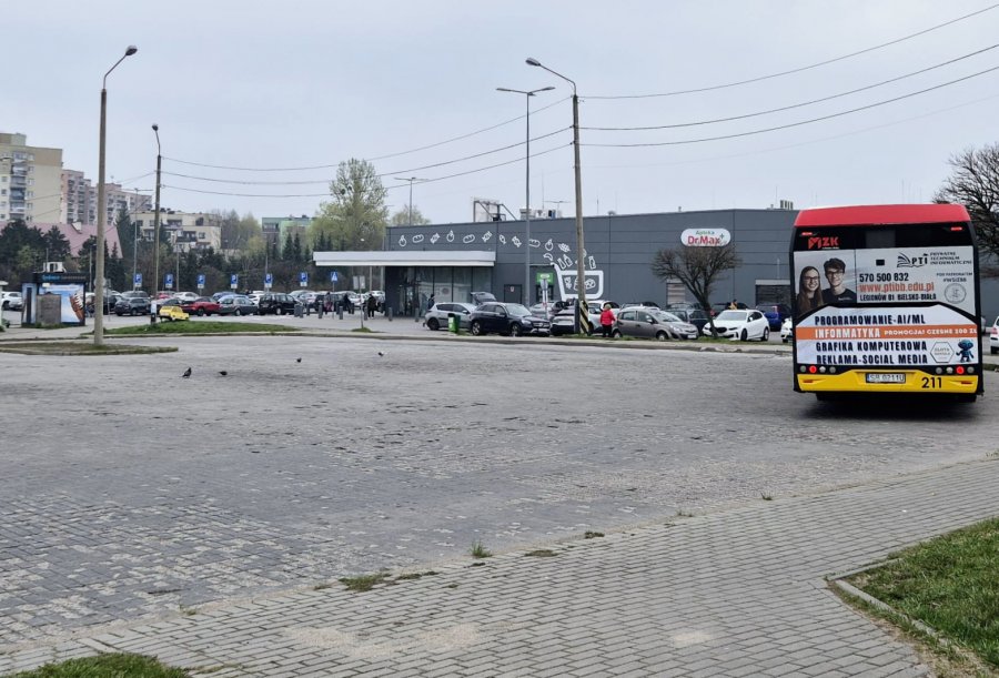 Ładowarki o potężnej mocy staną na trzech osiedlach. To obiecywana od lat inwestycja - foto