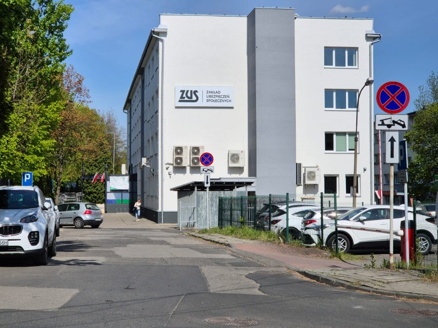 Groźny incydent pomiędzy pracownikami dwóch urzędów? Wyzwiska i strzał z broni hukowej - foto