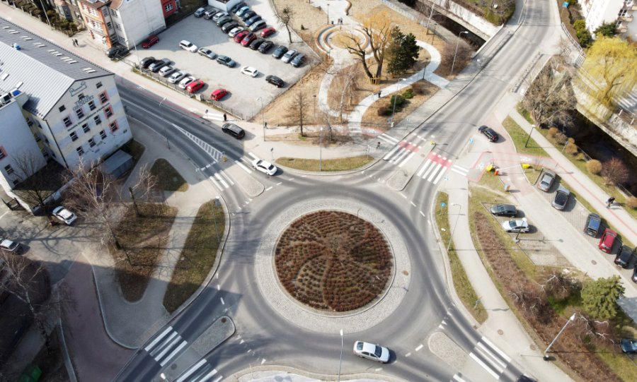 Nowi patroni bielskich rond? Trwają konsultacje w sprawie znanych historyków i architektów - foto