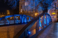 Bielsko-Biała na niebiesko. Gest wsparcia dla chorych i punkt informacyjny w centrum miasta - foto