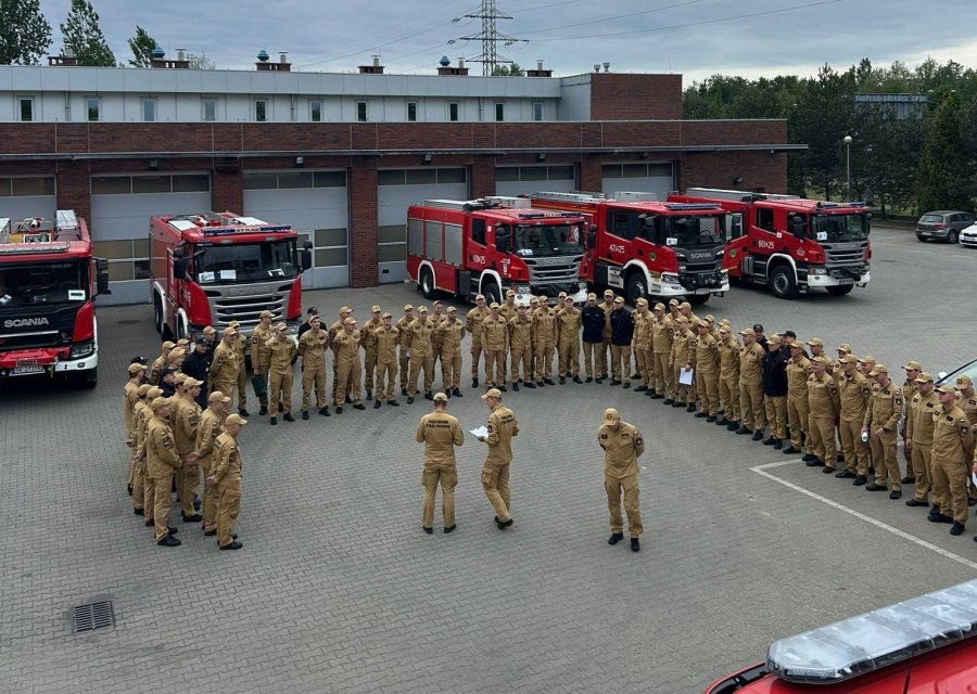 Potężny pożar na Lubelszczyźnie. Na pomoc ruszyła kompania „Soła” i bielscy strażacy - foto i film