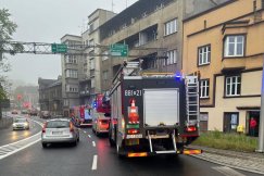 Zgłoszenie zadymienia w kamienicy w centrum. Na szczęście skończyło się na strachu - foto