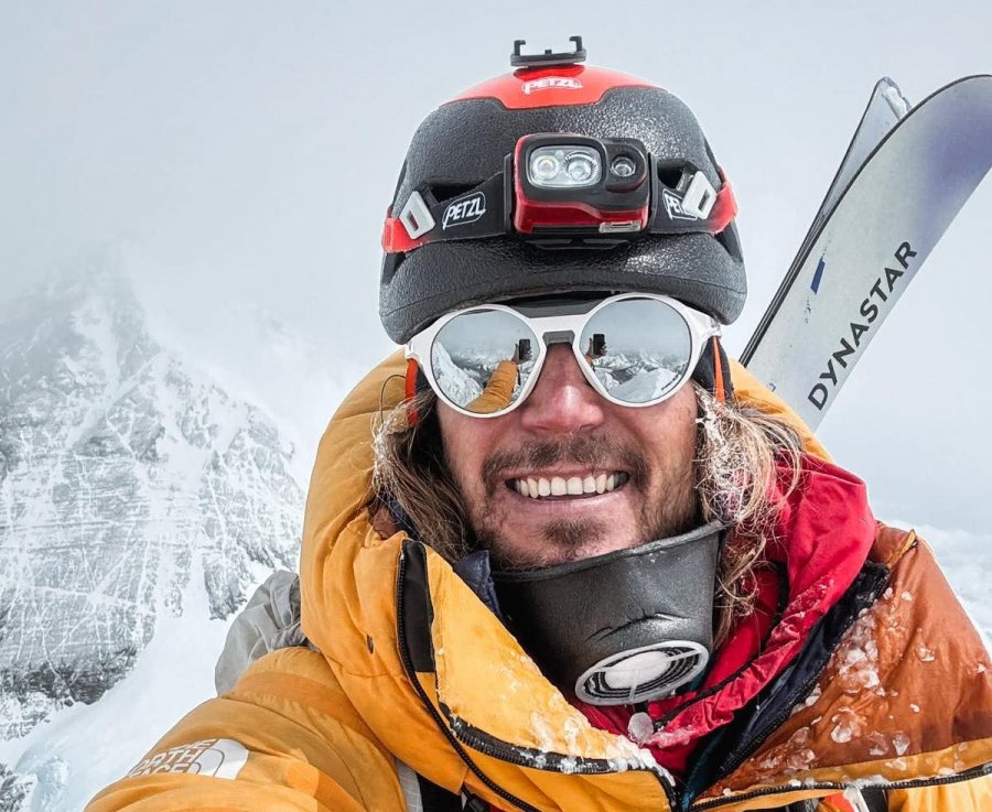 Historyczny wyczyn Bielszczanina. Samotnie zdobył Lhotse i zjechał z szczytu na nartach - foto