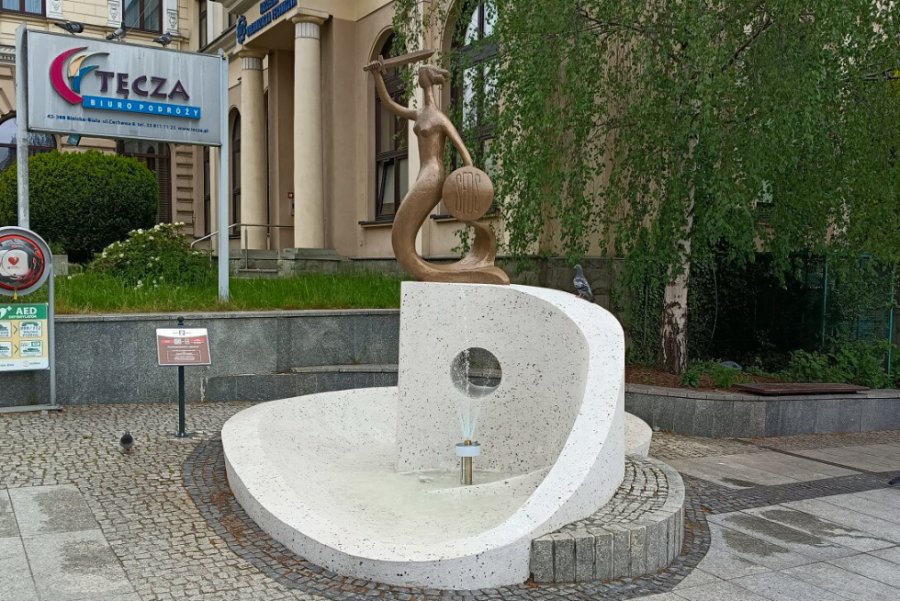 Wyjątkowy symbol wdzięczności jak nowy. Zakończono prace konserwatorskie w centrum - foto