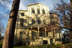 Perełka, która od 14 lat stoi pusta i niszczeje. Miasto sprzeda zabytkową willę za ułamek ceny? - foto